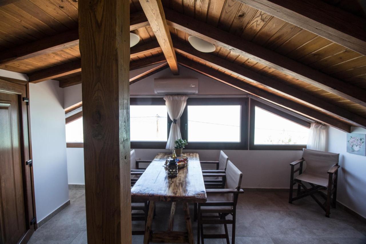 Golden Attic Apartment Nea Roda Exterior photo