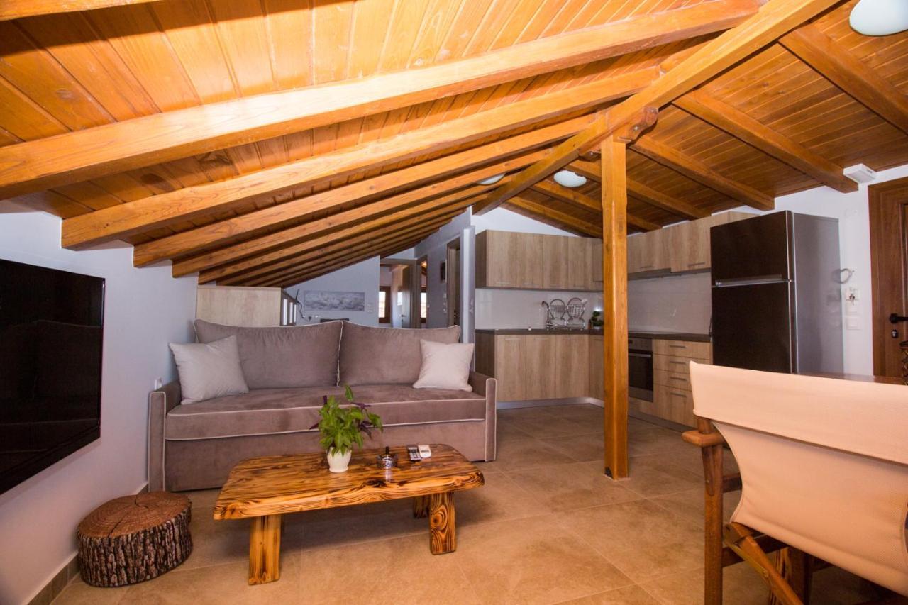 Golden Attic Apartment Nea Roda Exterior photo