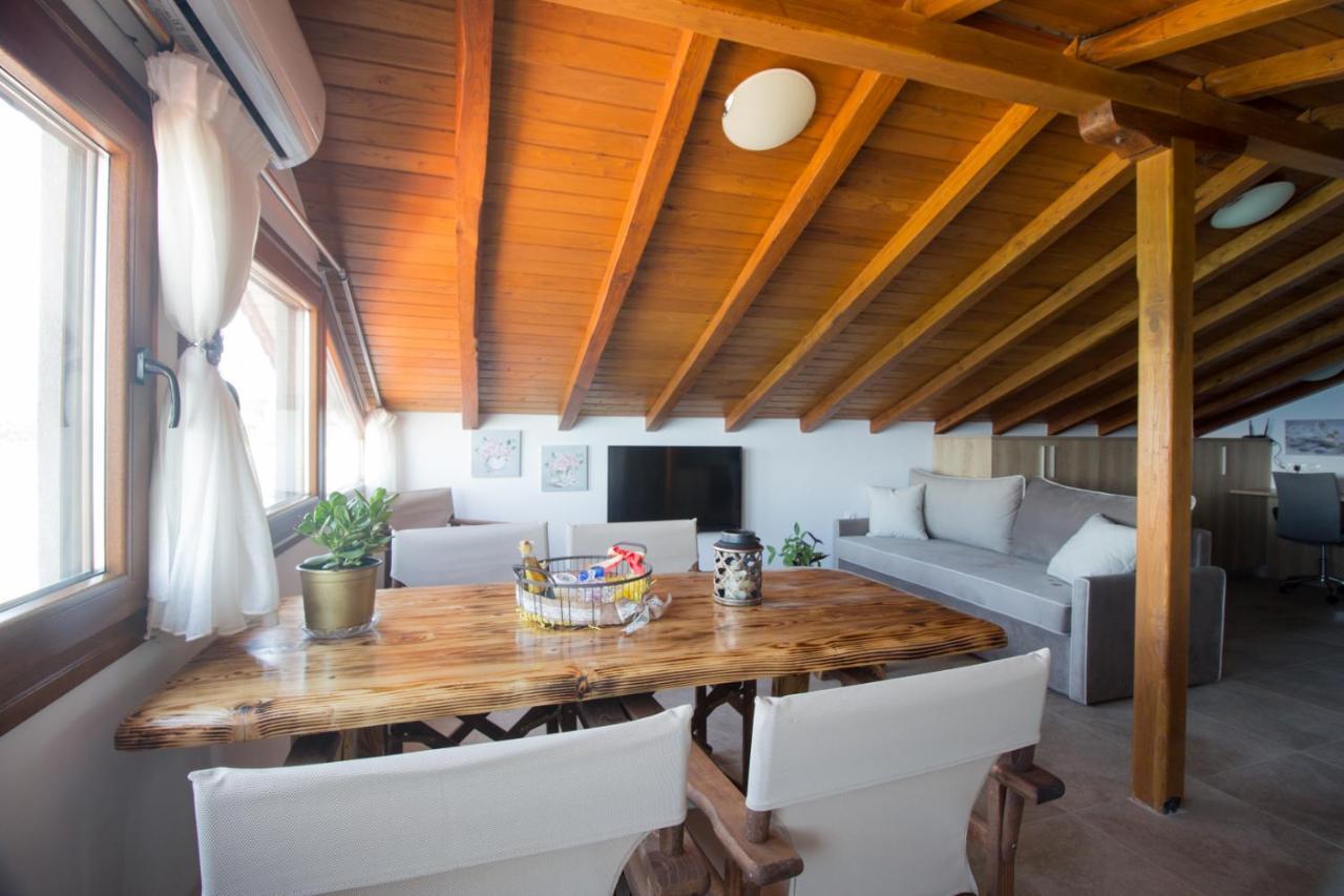 Golden Attic Apartment Nea Roda Exterior photo